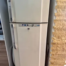 Холодильник Almas