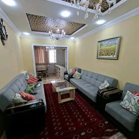 Ким район 3ех ком, первый этаж