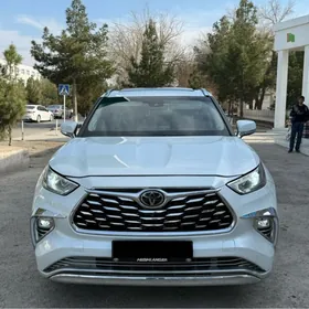 Toyota Highlander 2022