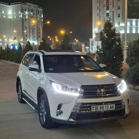 Toyota Highlander 2019