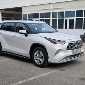 Toyota Highlander 2023