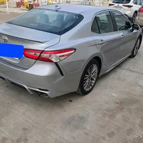 Toyota Camry 2020