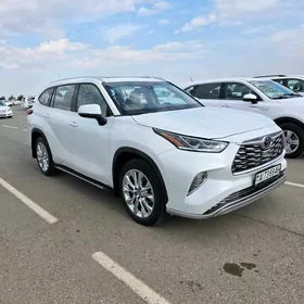 Toyota Highlander 2022