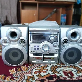 Музыкальный центр