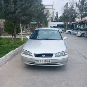 Toyota Camry 2001