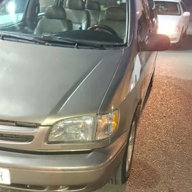 Toyota Sienna 1999