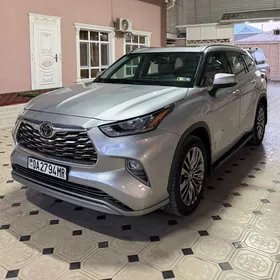 Toyota Highlander 2020