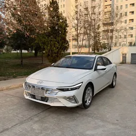 Hyundai Elantra 2025