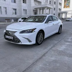 Lexus ES 350 2022