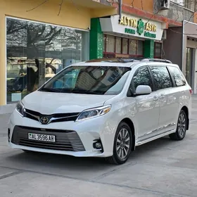 Toyota Sienna 2019