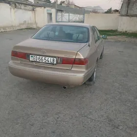 Toyota Camry 2001