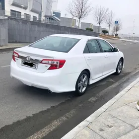 Toyota Camry 2012
