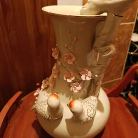 Кувшин с голубями