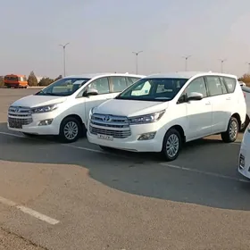 Toyota Innova 2022