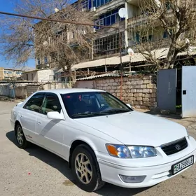Toyota Camry 2000