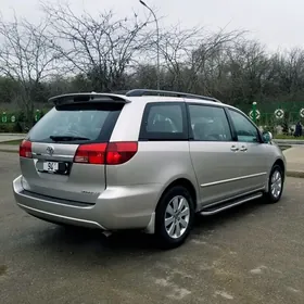 Toyota Sienna 2004