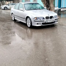 BMW E39 2000