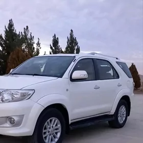 Toyota Fortuner 2014