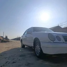 Mercedes-Benz E350 1996