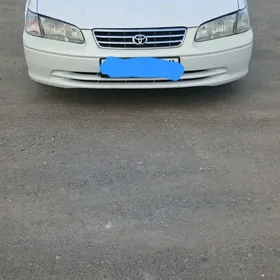 Toyota Camry 2000