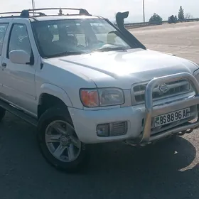 Nissan Pathfinder 2000