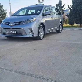 Toyota Sienna 2016