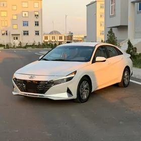 Hyundai Elantra 2022