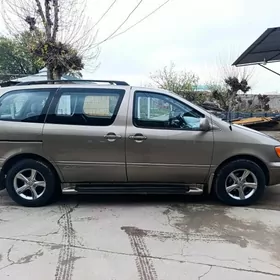 Toyota Sienna 1999