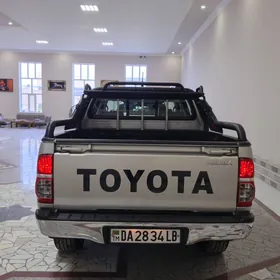 Toyota Hilux 2014