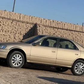 Toyota Camry 2001