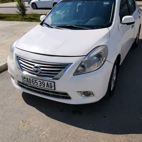 Nissan Versa 2013