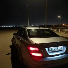 Mercedes-Benz C300 2010