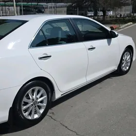 Toyota Camry 2014