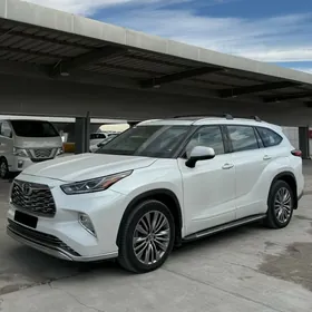Toyota Highlander 2022