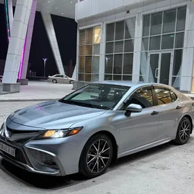 Toyota Camry 2022