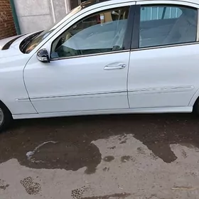 Mercedes-Benz C-Class 2005