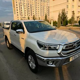 Toyota Hilux 2025