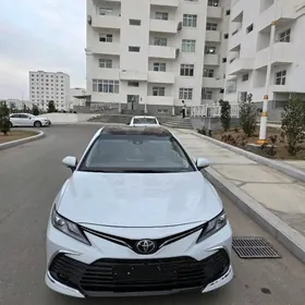 Toyota Camry 2024