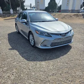 Toyota Camry 2021