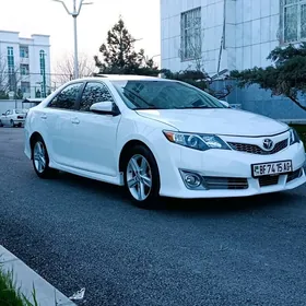 Toyota Camry 2014