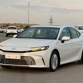 Toyota Camry 2025