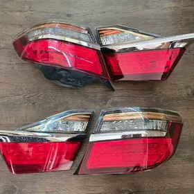 Задние фары Toyota Camry