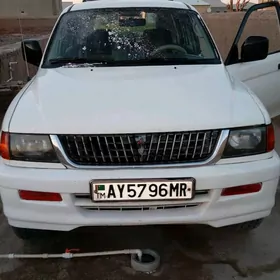 Mitsubishi Montero Sport 1998