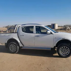 Mitsubishi L200 2010