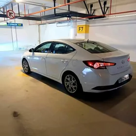 Hyundai Elantra 2020