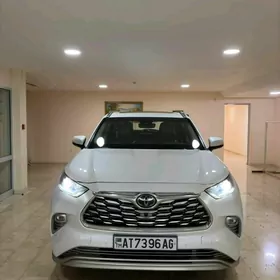 Toyota Highlander 2021