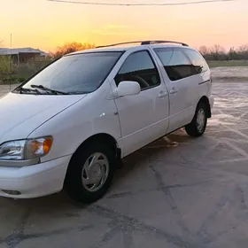 Toyota Sienna 2000