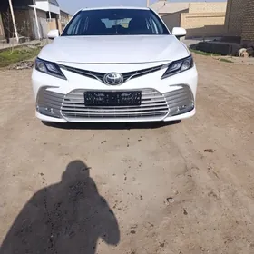 Toyota Camry 2020