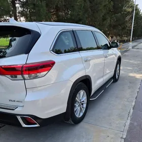 Toyota Highlander 2017