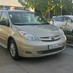Toyota Sienna 2008